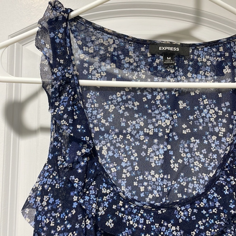 Express, Floral / Ruffle Top, Size Medium